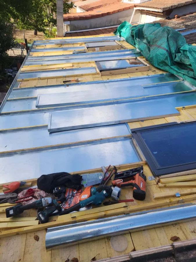 Pose de zinc et velux à Bordeaux